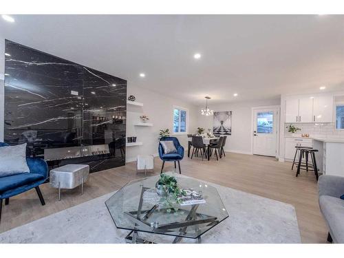 10616 Mapleglen Crescent Se, Calgary, AB - Indoor Photo Showing Living Room