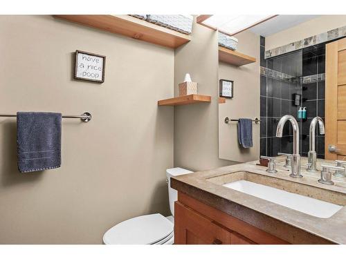 50 Ridge Road, Canmore, AB - Indoor Photo Showing Bathroom