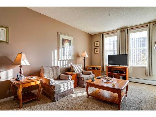 5212-14645 6 Street Sw, Calgary, AB - Indoor Photo Showing Living Room