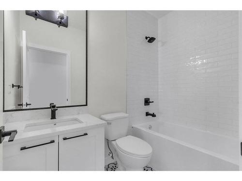 14 Ranchers Meadows, Okotoks, AB - Indoor Photo Showing Bathroom