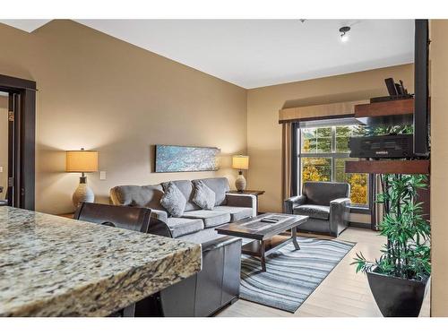 109A/B - Rot D-1818 Mountain Avenue, Canmore, AB - Indoor Photo Showing Living Room