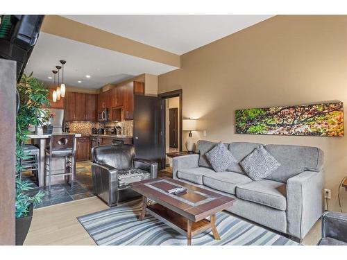 109A/B - Rot D-1818 Mountain Avenue, Canmore, AB - Indoor Photo Showing Living Room