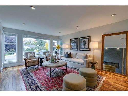 637 26 Avenue Nw, Calgary, AB - Indoor Photo Showing Living Room With Fireplace