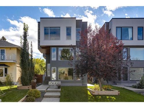 637 26 Avenue Nw, Calgary, AB - Outdoor With Facade