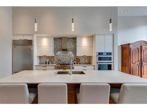 637 26 Avenue Nw, Calgary, AB - Indoor Photo Showing Kitchen With Stainless Steel Kitchen With Double Sink With Upgraded Kitchen