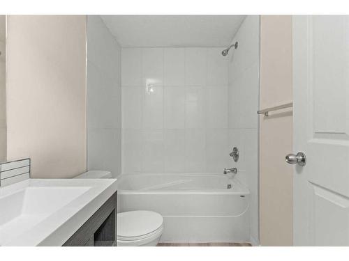 116-355 Taralake Way Ne, Calgary, AB - Indoor Photo Showing Bathroom