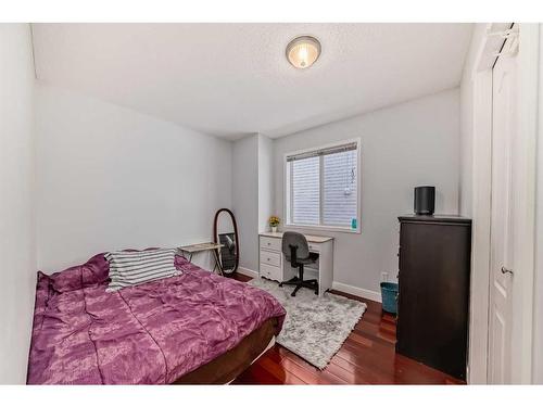 63 Somervale Place Sw, Calgary, AB - Indoor Photo Showing Bedroom