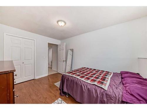 63 Somervale Place Sw, Calgary, AB - Indoor Photo Showing Bedroom