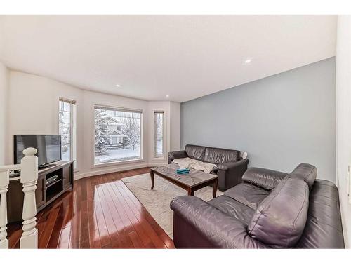 63 Somervale Place Sw, Calgary, AB - Indoor Photo Showing Living Room