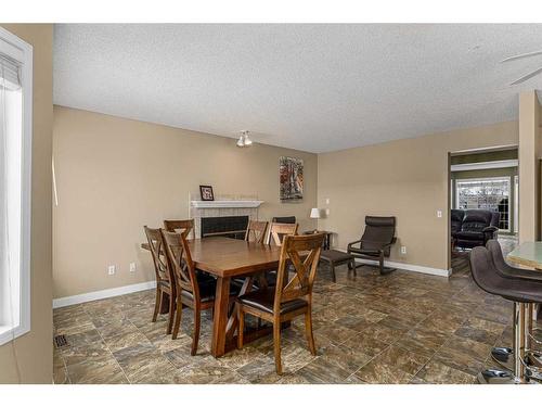 436 Mt Lorette Place Se, Calgary, AB - Indoor Photo Showing Dining Room