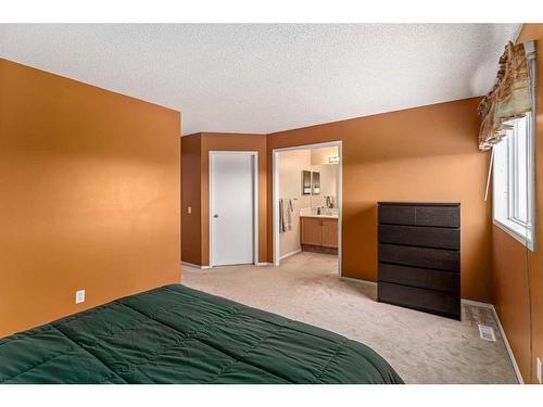 436 Mt Lorette Place Se, Calgary, AB - Indoor