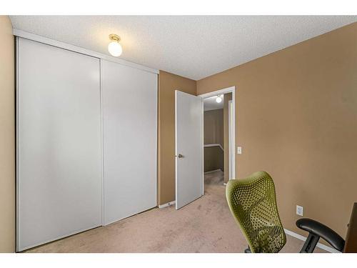 436 Mt Lorette Place Se, Calgary, AB - Indoor