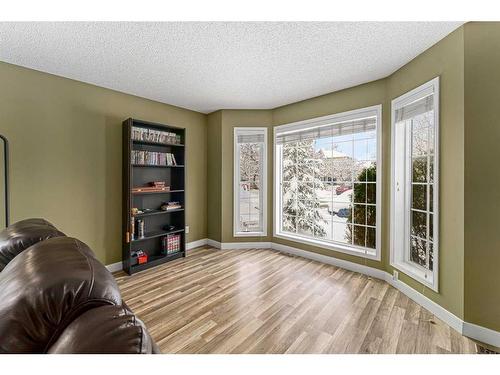 436 Mt Lorette Place Se, Calgary, AB - Indoor