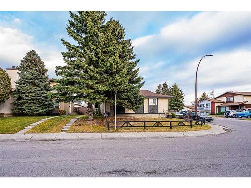 4 Abergale Close Ne, Calgary, AB - Outdoor