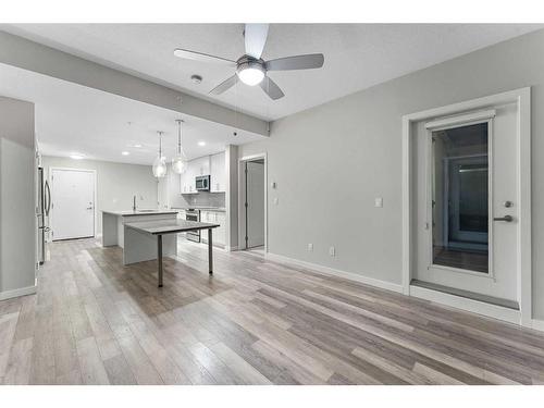 310-8531 8A Avenue Sw, Calgary, AB - Indoor