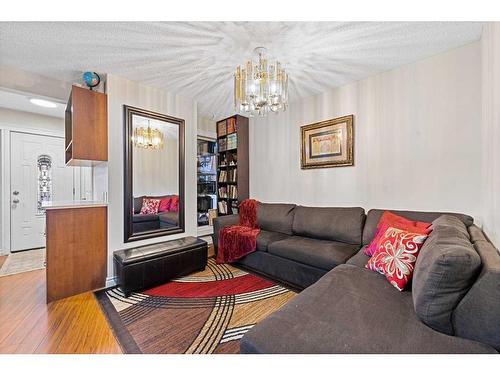 142 Templehill Drive Ne, Calgary, AB - Indoor Photo Showing Living Room