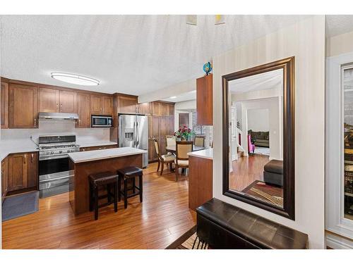 142 Templehill Drive Ne, Calgary, AB - Indoor Photo Showing Kitchen