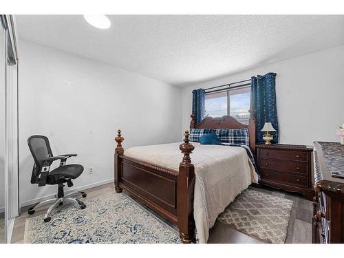 142 Templehill Drive Ne, Calgary, AB - Indoor Photo Showing Bedroom