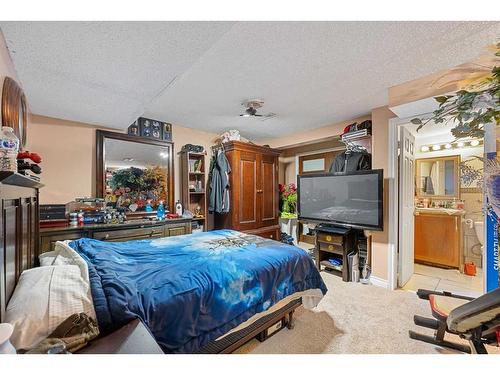 142 Templehill Drive Ne, Calgary, AB - Indoor Photo Showing Bedroom