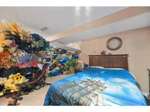 142 Templehill Drive Ne, Calgary, AB - Indoor Photo Showing Bedroom