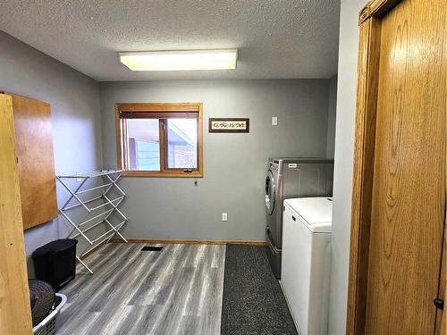 4236 Shannon Drive, Olds, AB - Indoor Photo Showing Laundry Room