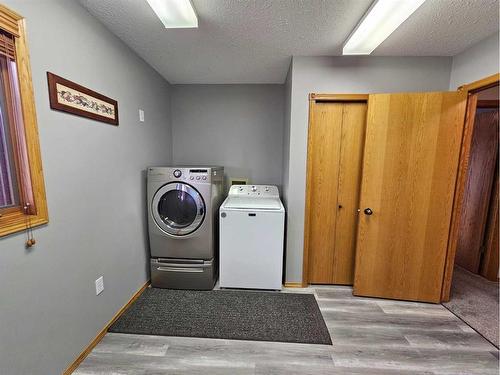 4236 Shannon Drive, Olds, AB - Indoor Photo Showing Laundry Room