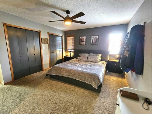 4236 Shannon Drive, Olds, AB - Indoor Photo Showing Bedroom