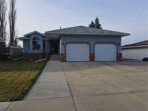 4236 Shannon Drive, Olds, AB - Outdoor With Facade