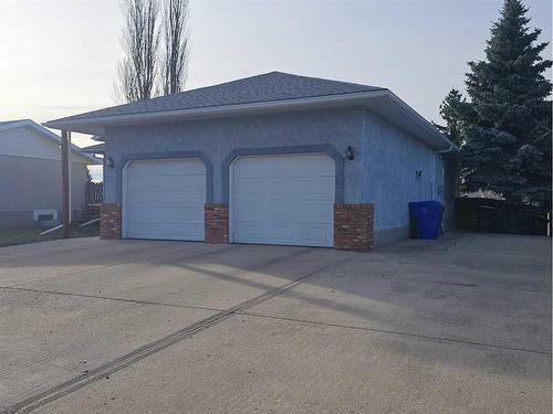 4236 Shannon Drive, Olds, AB - Outdoor