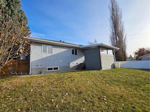 4236 Shannon Drive, Olds, AB - Outdoor