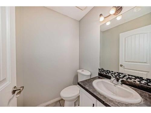 63 Harvest Wood Way Ne, Calgary, AB - Indoor Photo Showing Bathroom