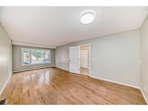 63 Harvest Wood Way Ne, Calgary, AB - Indoor Photo Showing Other Room