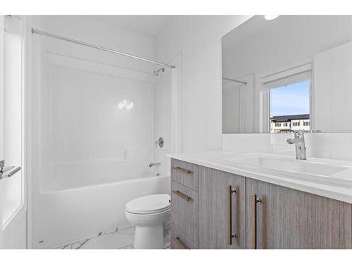 804-6 Merganser Drive West, Chestermere, AB - Indoor Photo Showing Bathroom