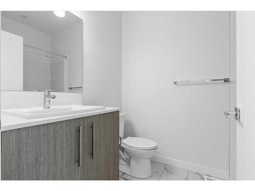 804-6 Merganser Drive West, Chestermere, AB - Indoor Photo Showing Bathroom