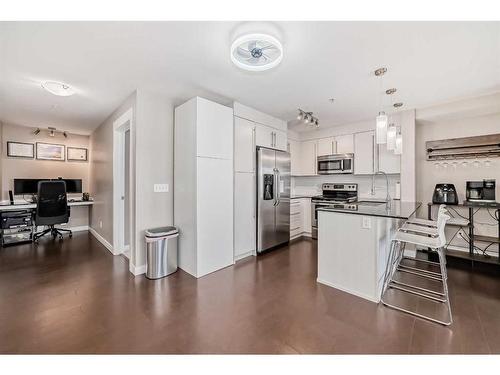 3309-11 Mahogany Row Se, Calgary, AB - Indoor Photo Showing Kitchen