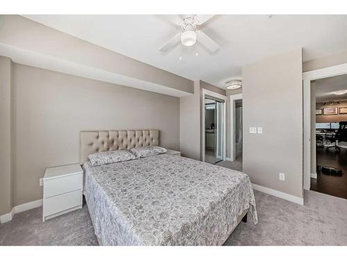 3309-11 Mahogany Row Se, Calgary, AB - Indoor Photo Showing Bedroom