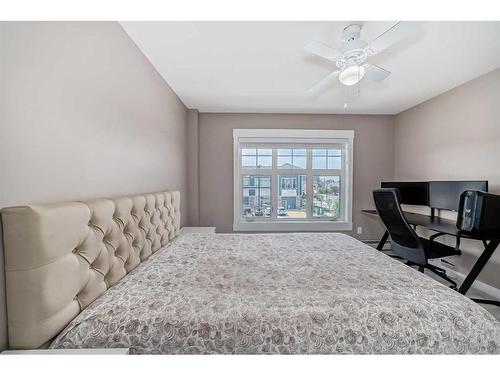 3309-11 Mahogany Row Se, Calgary, AB - Indoor Photo Showing Bedroom