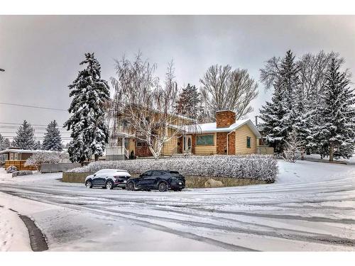 935 Hunterston Hill Nw, Calgary, AB - Outdoor