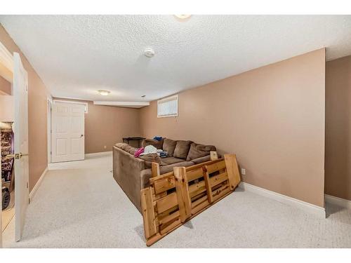 935 Hunterston Hill Nw, Calgary, AB - Indoor