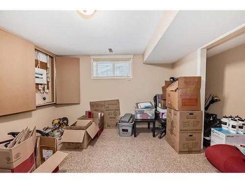 935 Hunterston Hill Nw, Calgary, AB - Indoor