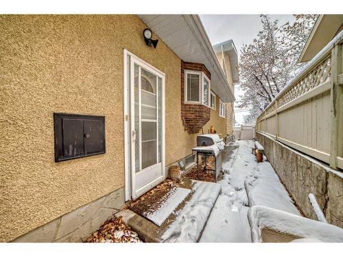 935 Hunterston Hill Nw, Calgary, AB - Outdoor With Exterior