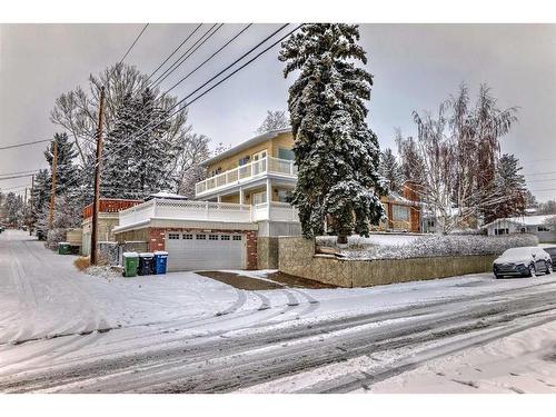 935 Hunterston Hill Nw, Calgary, AB - Outdoor