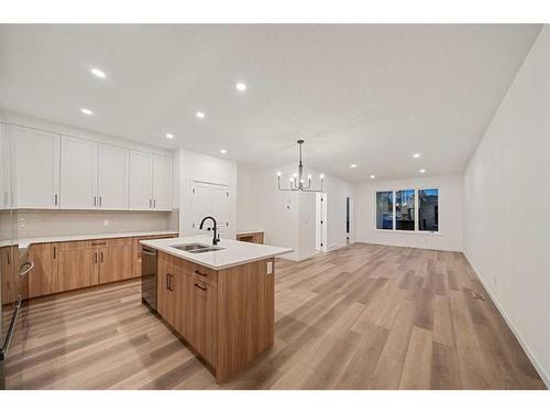 109 5 Avenue Se, High River, AB - Indoor Photo Showing Kitchen With Double Sink With Upgraded Kitchen