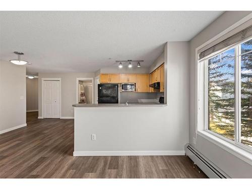 2207-70 Panamount Dr Nw, Calgary, AB - Indoor Photo Showing Kitchen