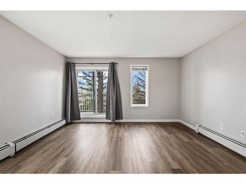 2207-70 Panamount Dr Nw, Calgary, AB - Indoor Photo Showing Other Room