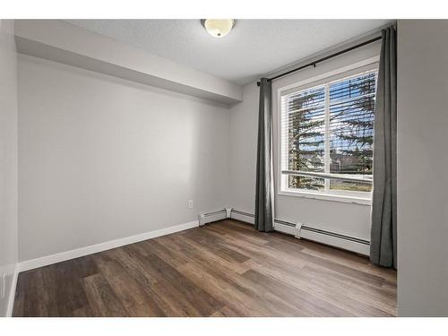 2207-70 Panamount Dr Nw, Calgary, AB - Indoor Photo Showing Other Room