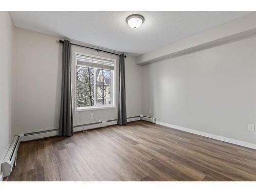 2207-70 Panamount Dr Nw, Calgary, AB - Indoor Photo Showing Other Room