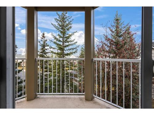 2207-70 Panamount Dr Nw, Calgary, AB -  With Balcony