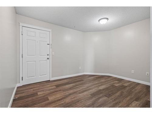 2207-70 Panamount Dr Nw, Calgary, AB - Indoor Photo Showing Other Room