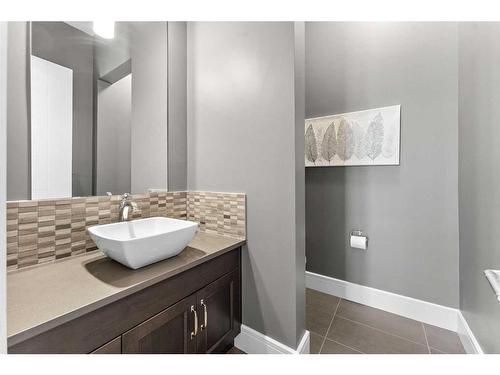 41 Waters Edge Drive, Heritage Pointe, AB - Indoor Photo Showing Bathroom